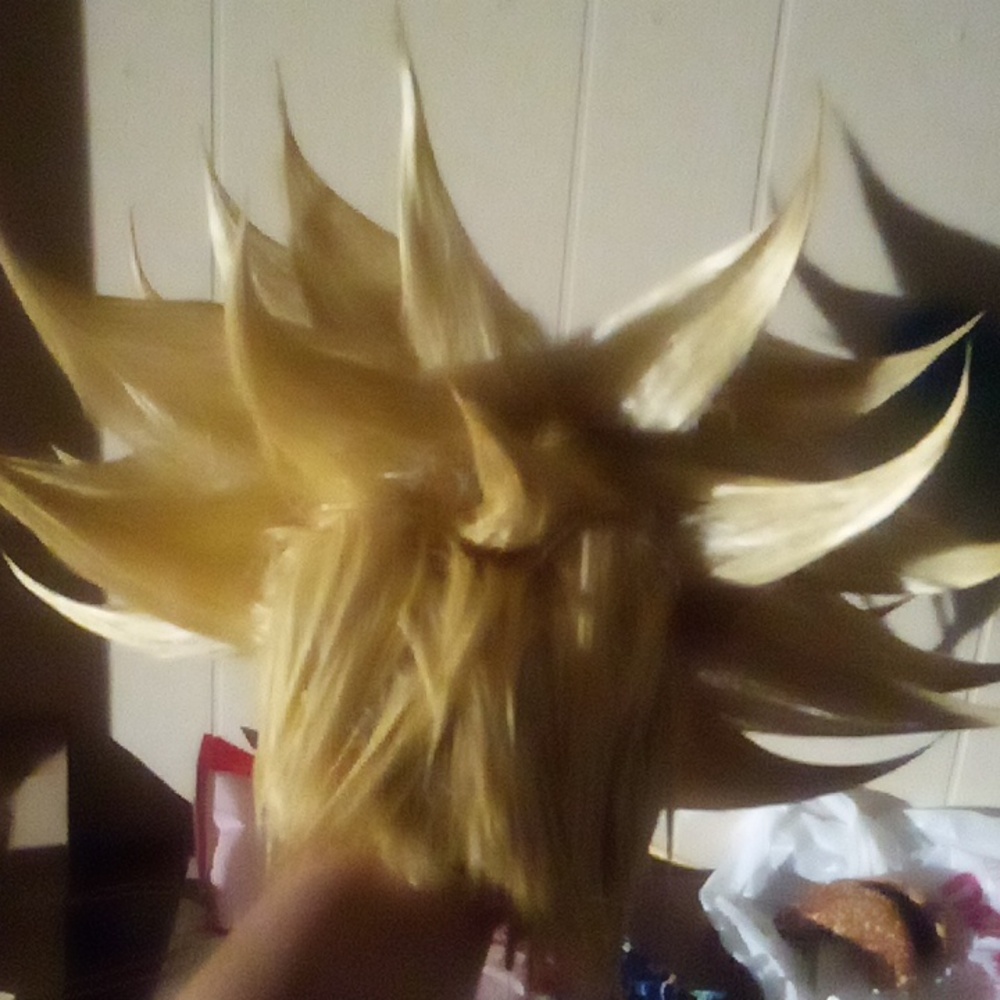 DBZ wig - Picture 3 of 4
